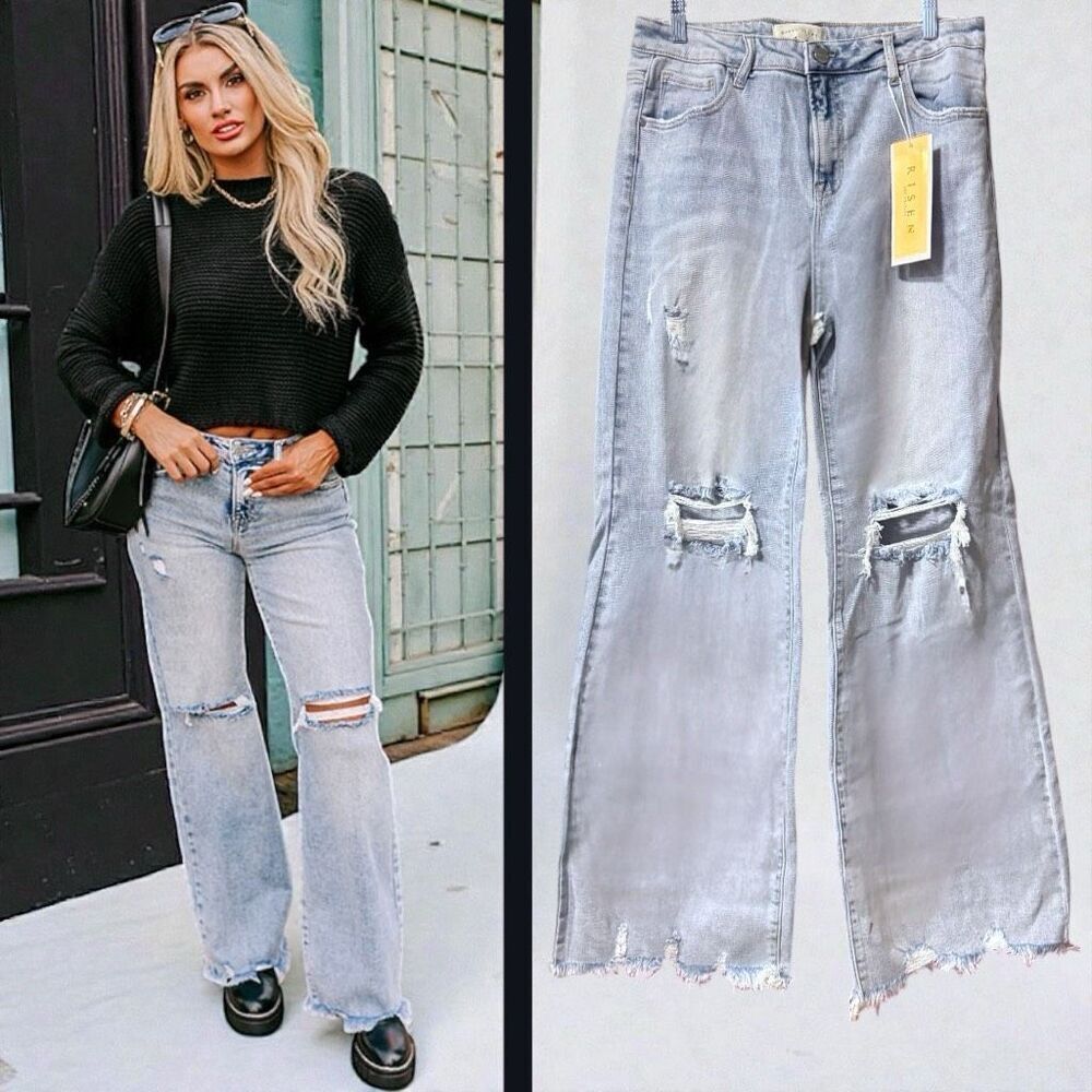 Risen High Rise Jeans Distressed Light Wash Wide Leg Raw Hem Size 15/32 – NWT